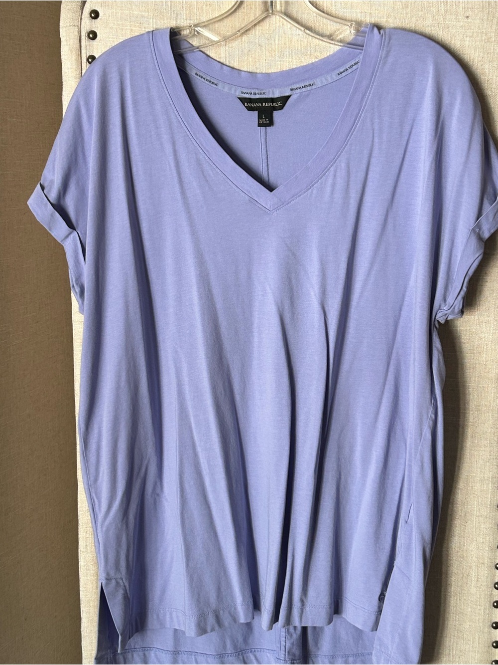 Banana Republic Light Lavender V-Neck Short Sleeve Tee